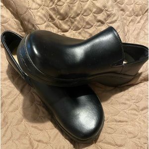 Timberland pro woman’s slip ons 8 1/2 wide